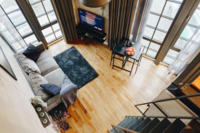 Dream Stay - Exclusive City Centre Loft with free parking & High speed Wifi